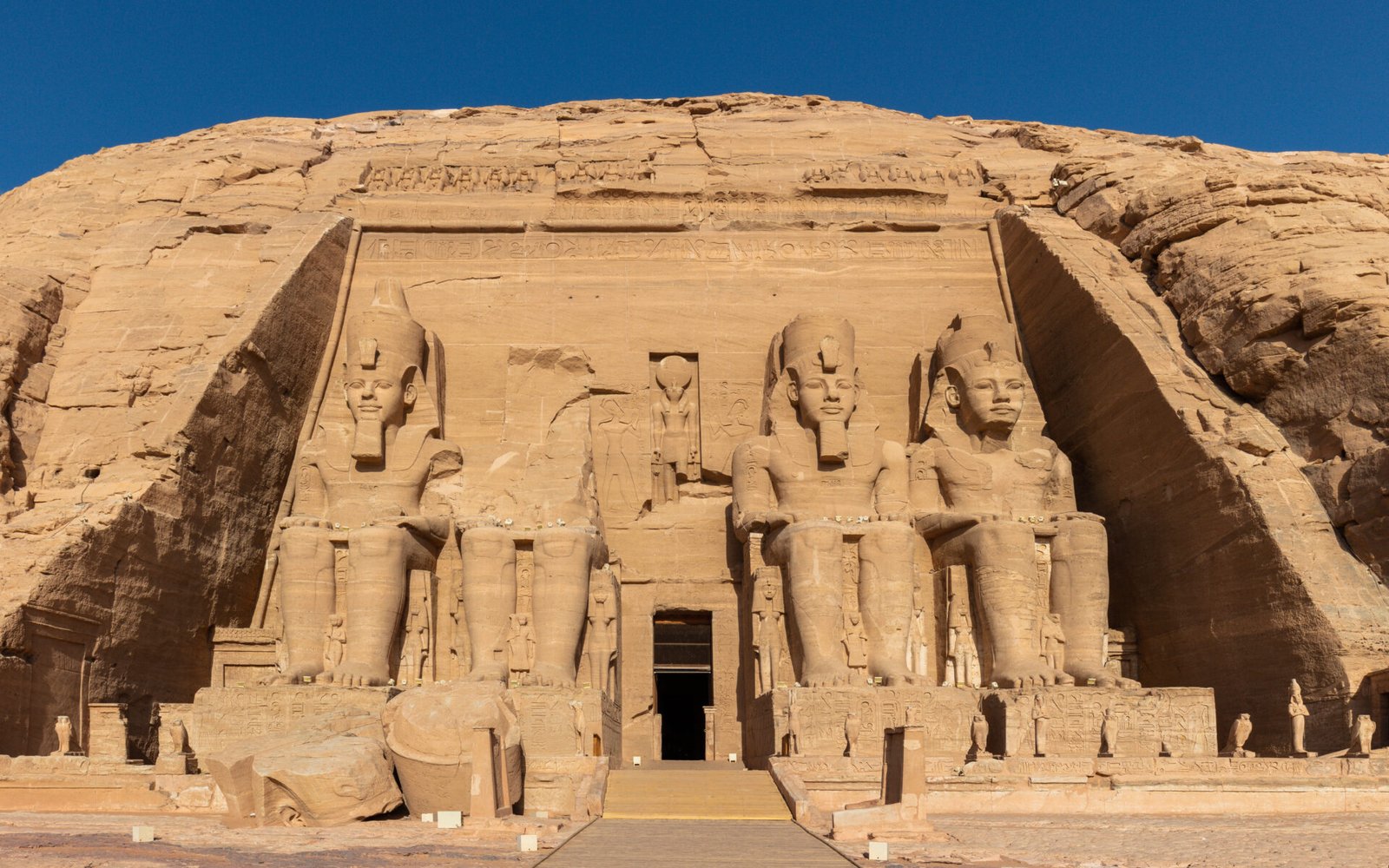 Templo de Ramsés II, Abu Simbel, Egipto, 2022-04-02, DD 03.jpg