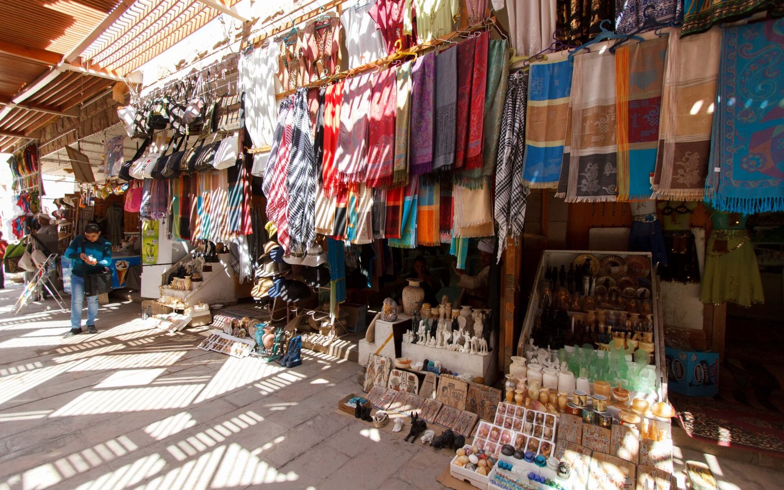 Aswan by Horse-Drawn Carriage: City, Corniche and Souq