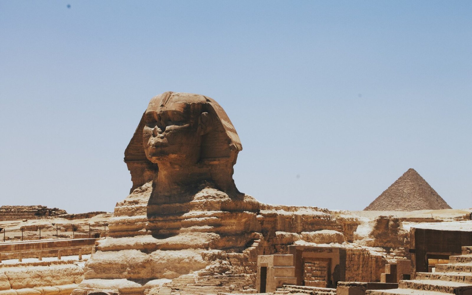Sphinx and pyramid