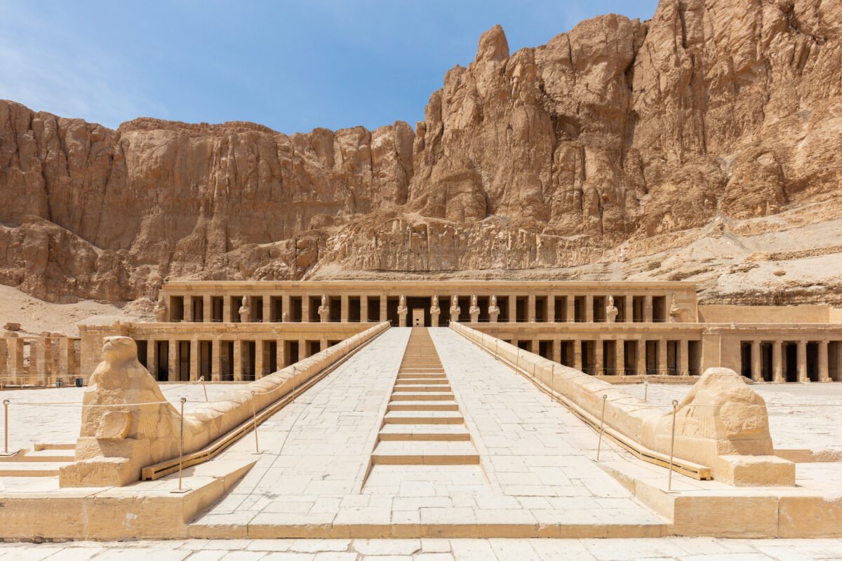 Templo funerario de Hatshepsut, Valle de las Reyes, Luxor, Egipto, 2022-04-03, DD 118.jpg